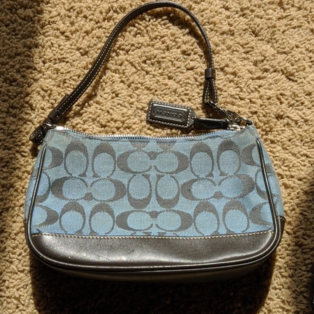 Coach - Picture 4 of 4